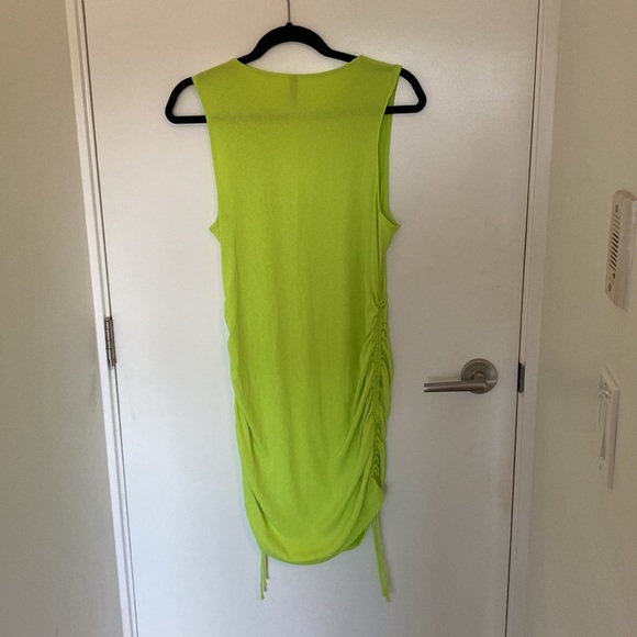 Lime green bodycon cinched dress - Picture 2 of 2
